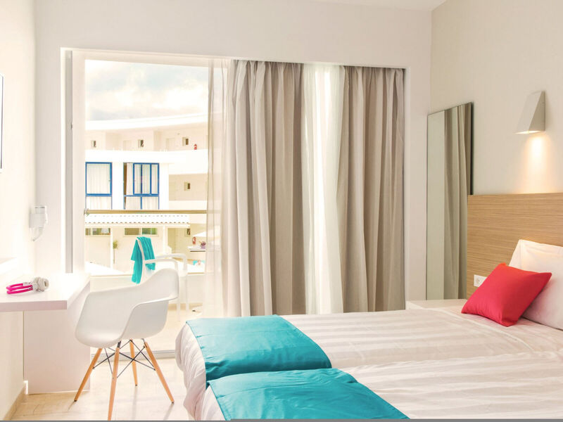 Nasos & Resorts