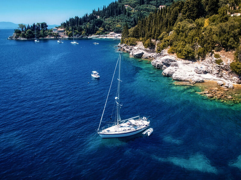 Nasos & Resorts
