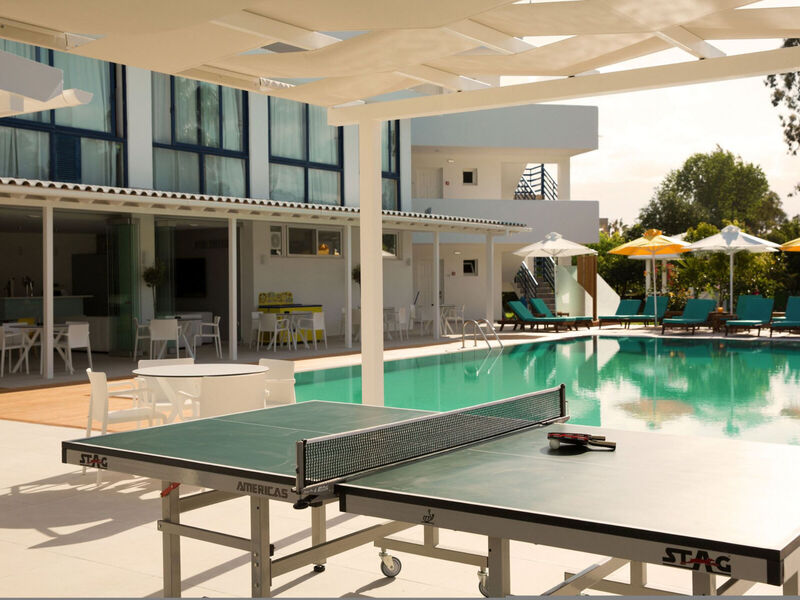Nasos & Resorts