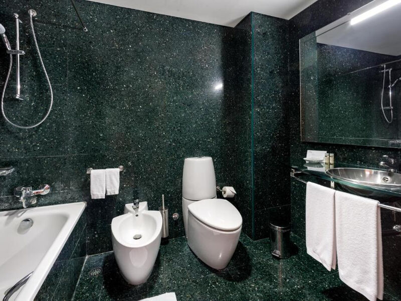 Neat Hotel Avenida