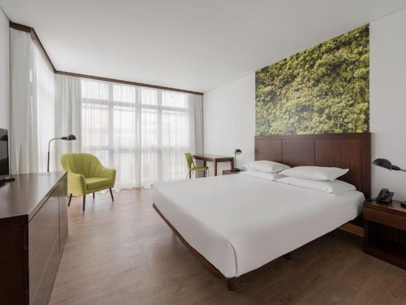 Neat Hotel Avenida