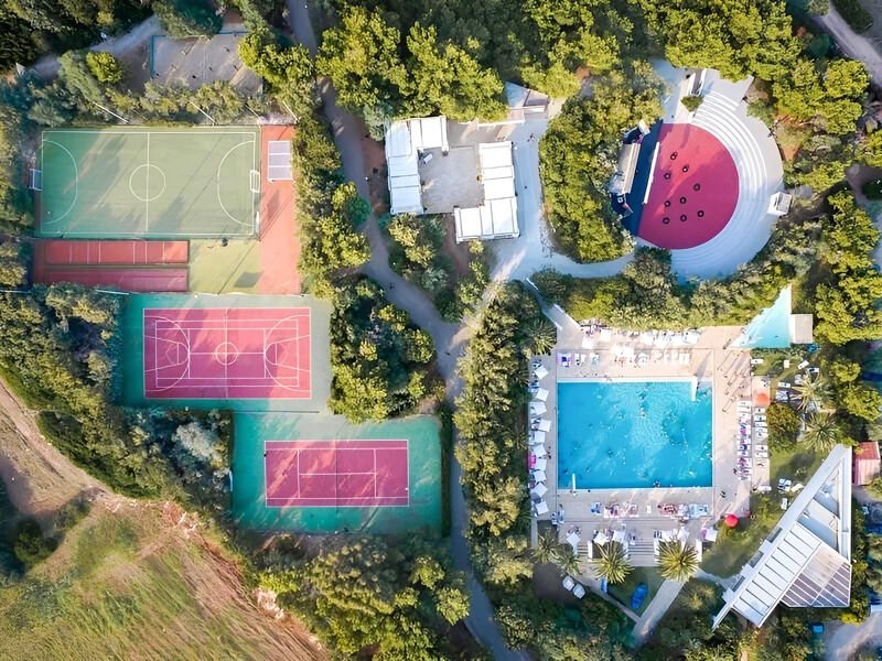 Nicolaus Club Meditur Village
