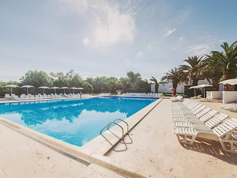 Nicolaus Club Meditur Village