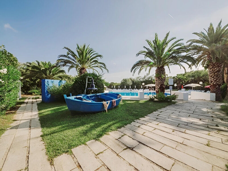 Nicolaus Club Meditur Village