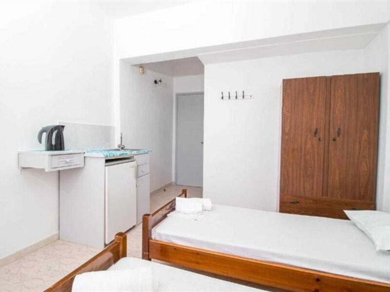 Nikos B&B
