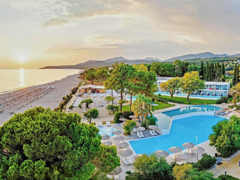 Ninos Grand Beach