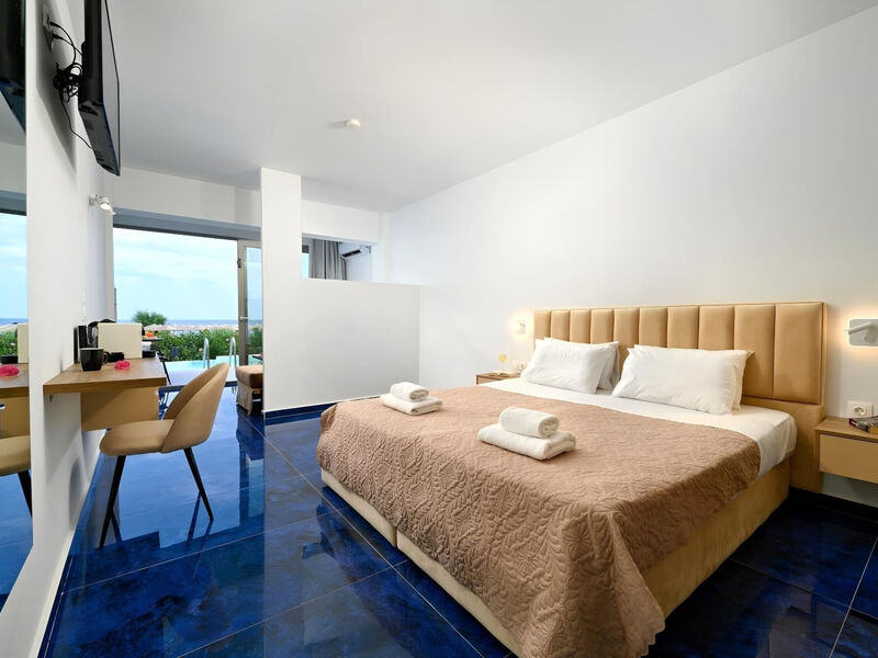 Ninos Grand Beach