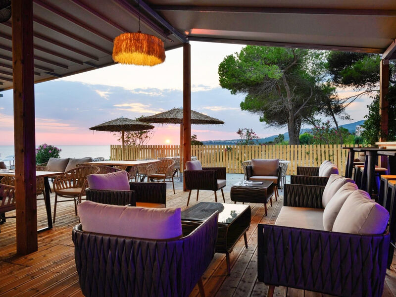 Ninos Grand Beach