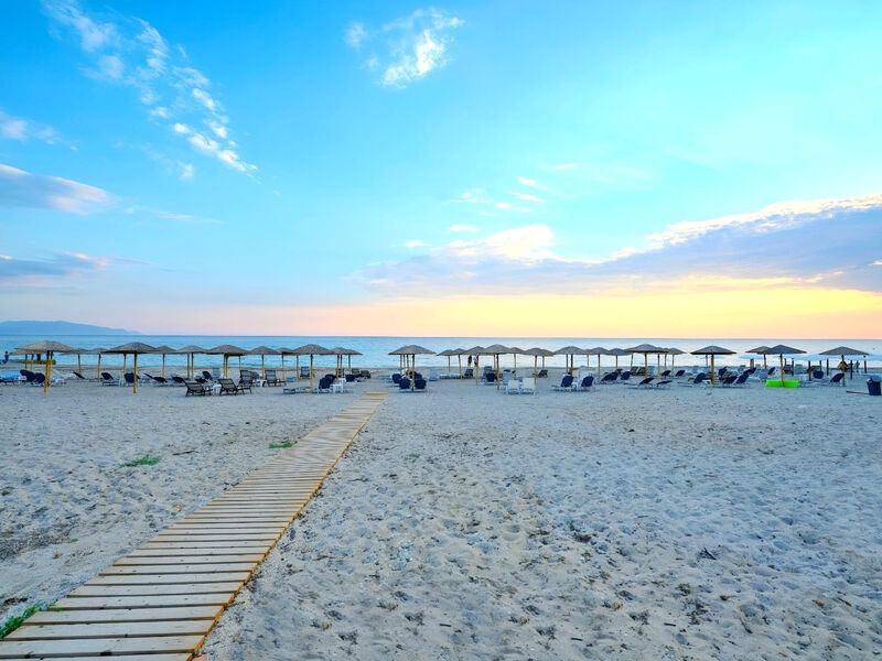Ninos Grand Beach