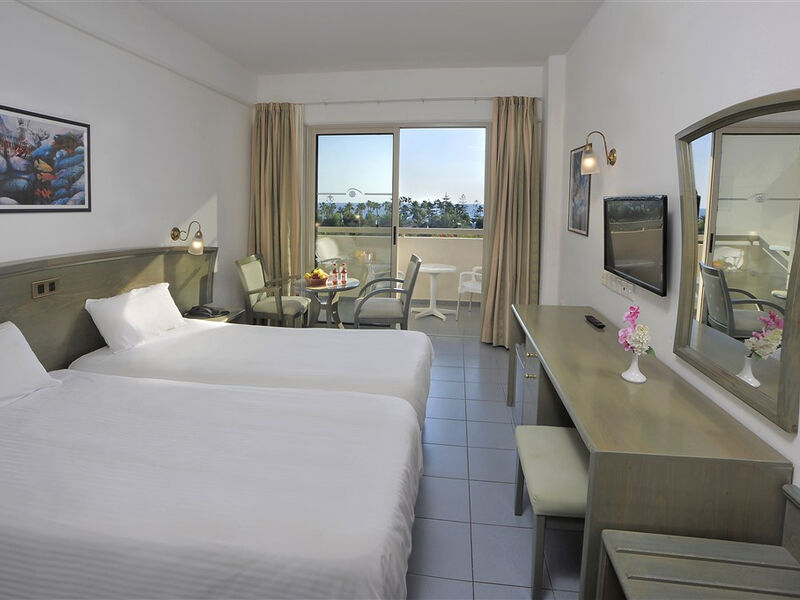 Nissiana Hotel & Bungalows