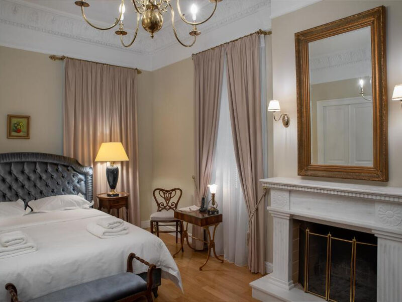 Noble Suites