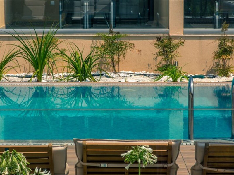 Notos Deluxe Suites