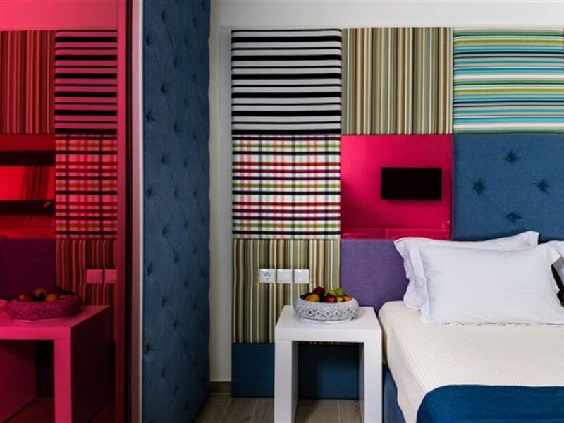 Notos Deluxe Suites