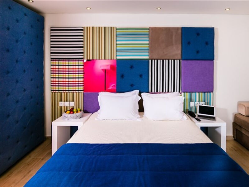 Notos Deluxe Suites