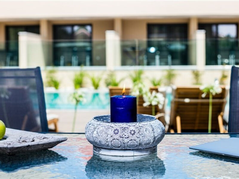 Notos Deluxe Suites
