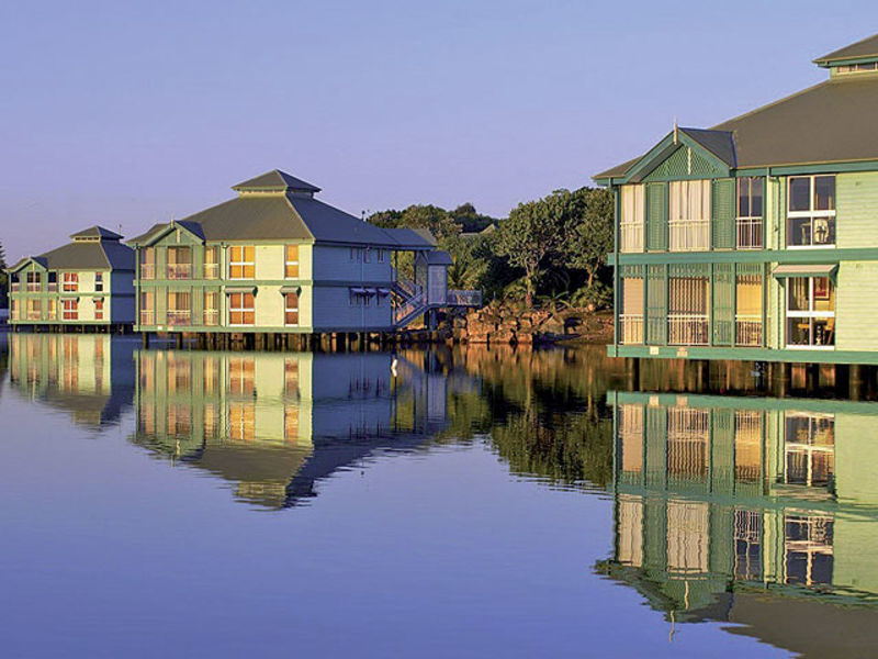 Novotel Twin Waters Resort