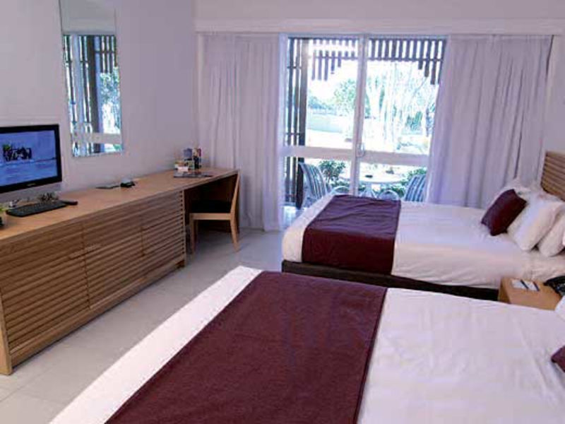 Novotel Twin Waters Resort