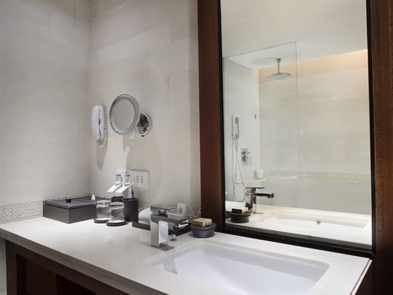 Nusa Dua Beach Hotel & Spa