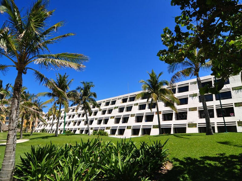 Oasis Cancun Grand