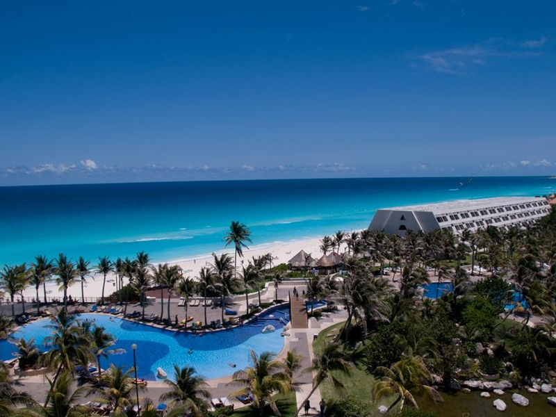 Oasis Cancun Lite