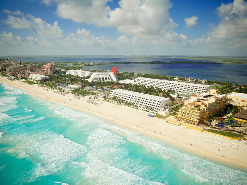 Oasis Cancun Lite