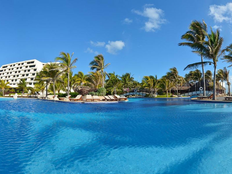 Oasis Cancun Lite