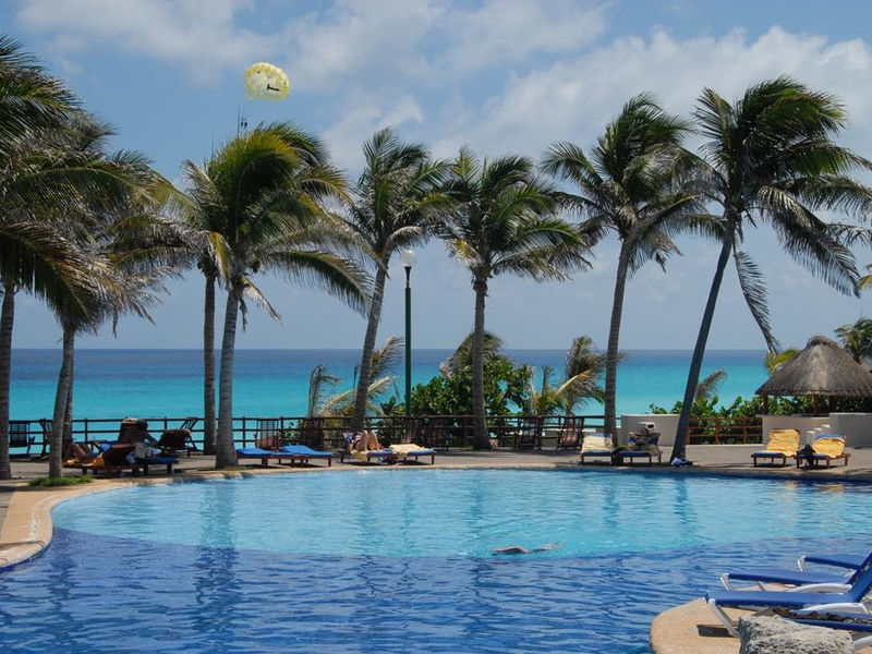 Oasis Cancun Lite
