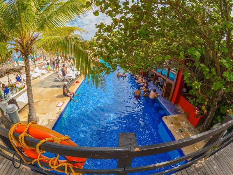 Oasis Cancun Lite