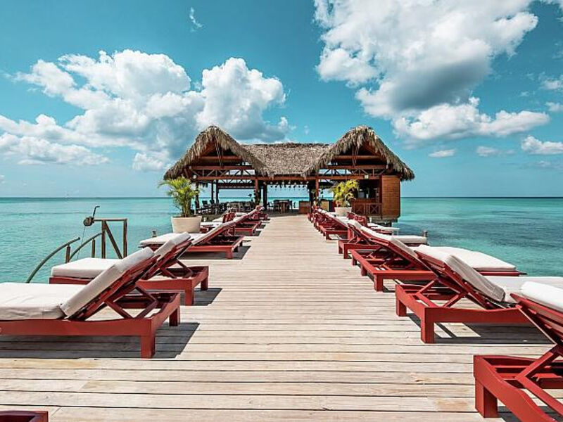 Oasis Canoa Beach Resort