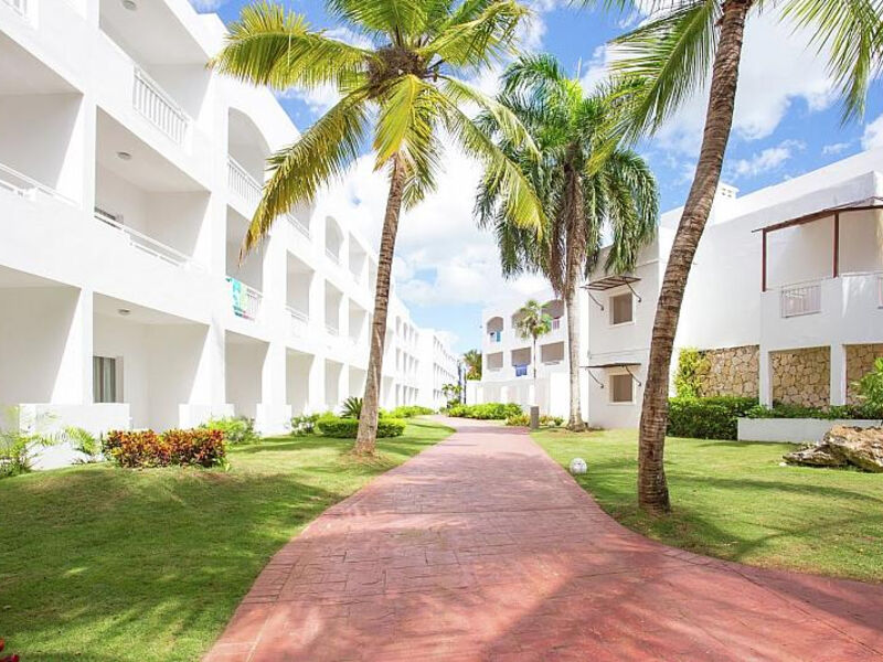 Oasis Canoa Beach Resort