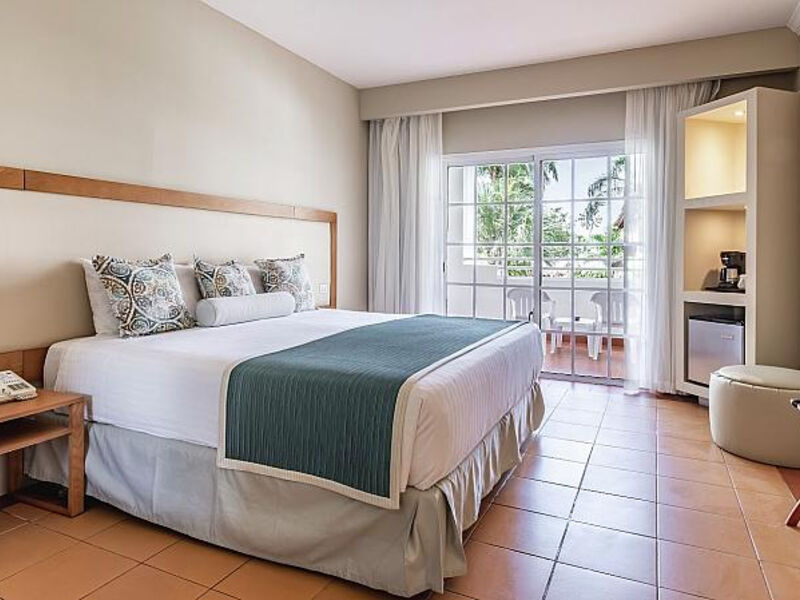 Oasis Canoa Beach Resort