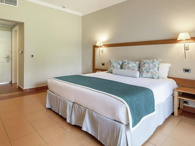 Oasis Canoa Beach Resort