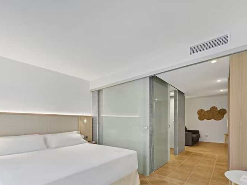 Occidental Cala Vinas