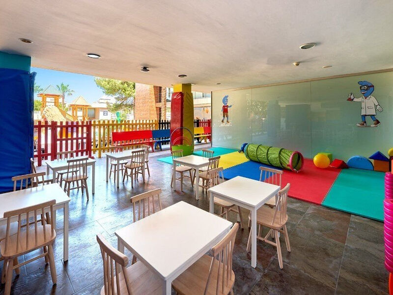 Occidental Cala Vinas