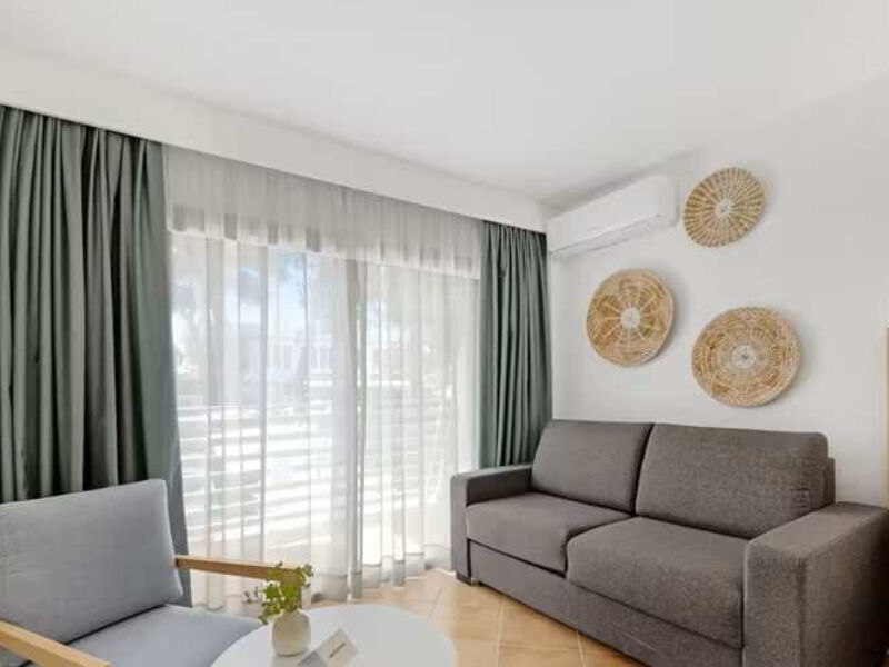 Occidental Cala Vinas