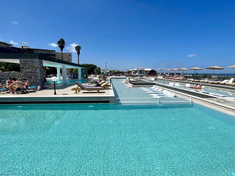 Ocean Heights View Hotel