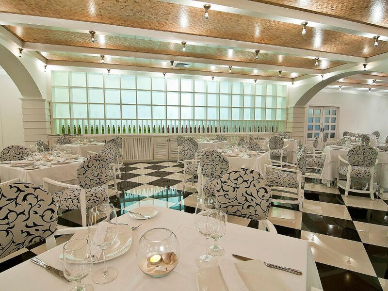 Ocean Maya Royale