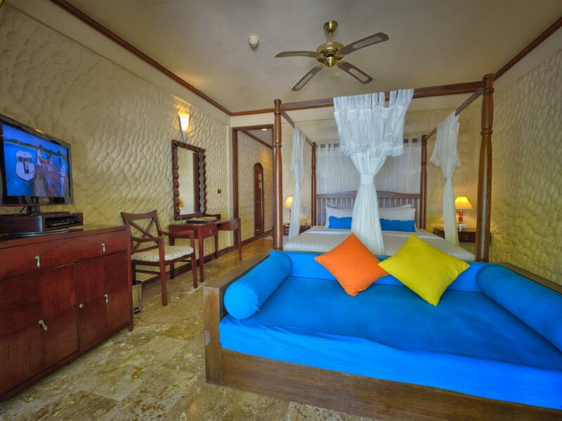 Olhuveli Beach & Spa Resort