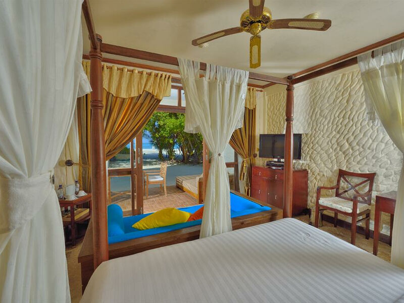 Olhuveli Beach & Spa Resort