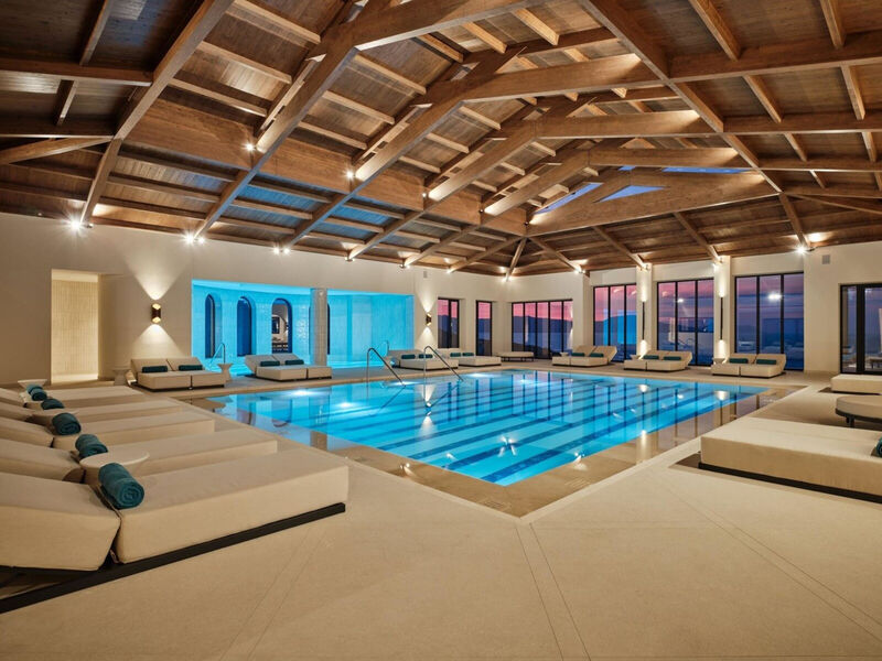 Oros Luxury Beach Resort