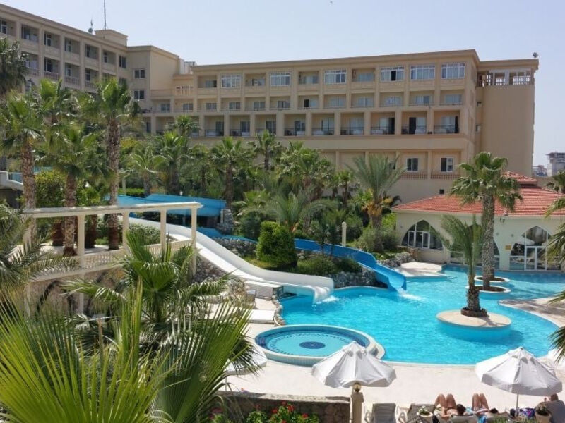 Oscar Resort