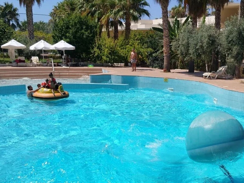Oscar Resort