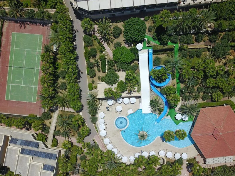 Oscar Resort