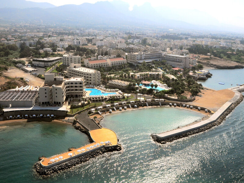 Oscar Resort