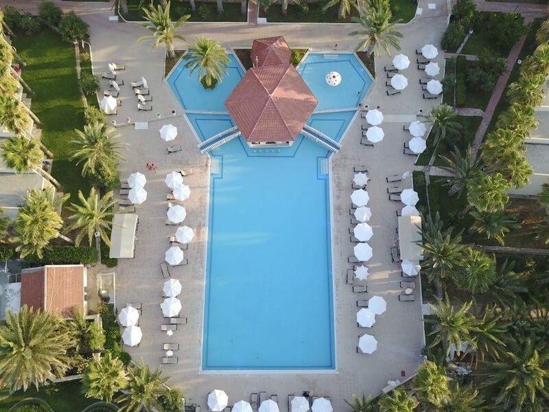 Oscar Resort