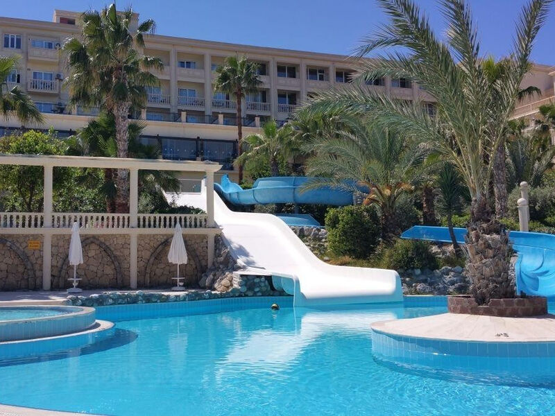 Oscar Resort