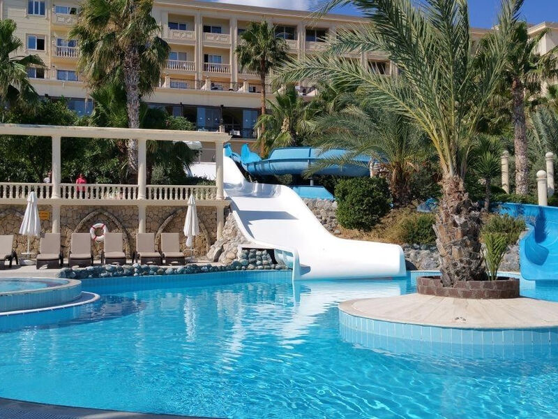 Oscar Resort