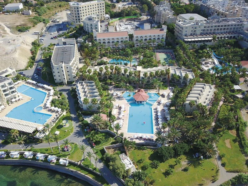 Oscar Resort