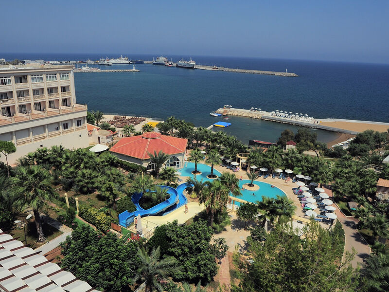 Oscar Resort
