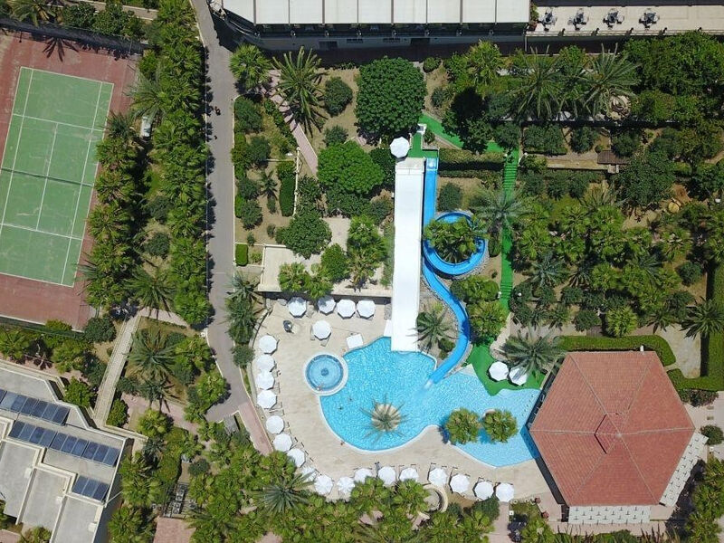 Oscar Resort